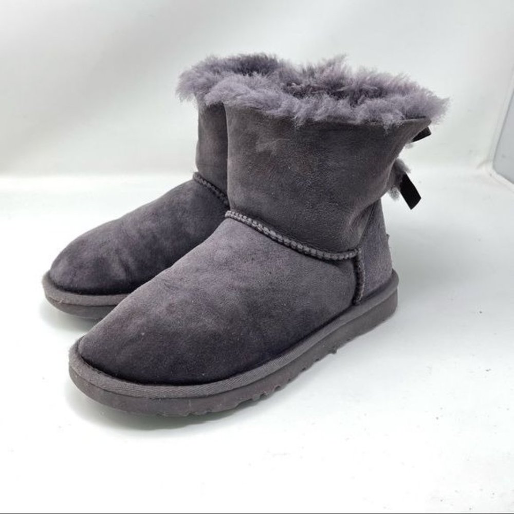 Ugg noots mini Bailey bow II , Size 5 Good condition. 1005062